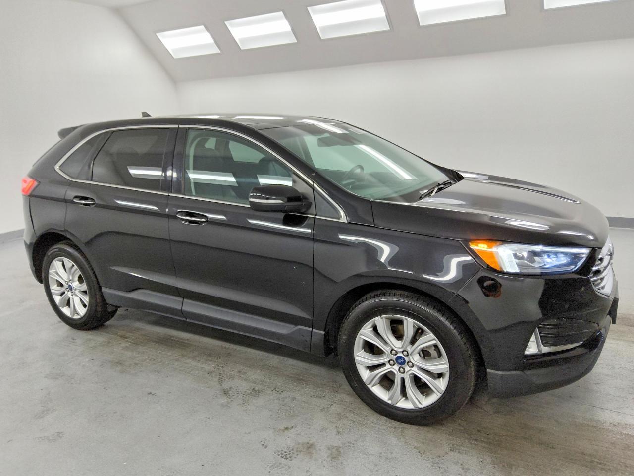 2022 Ford Edge, Titanium