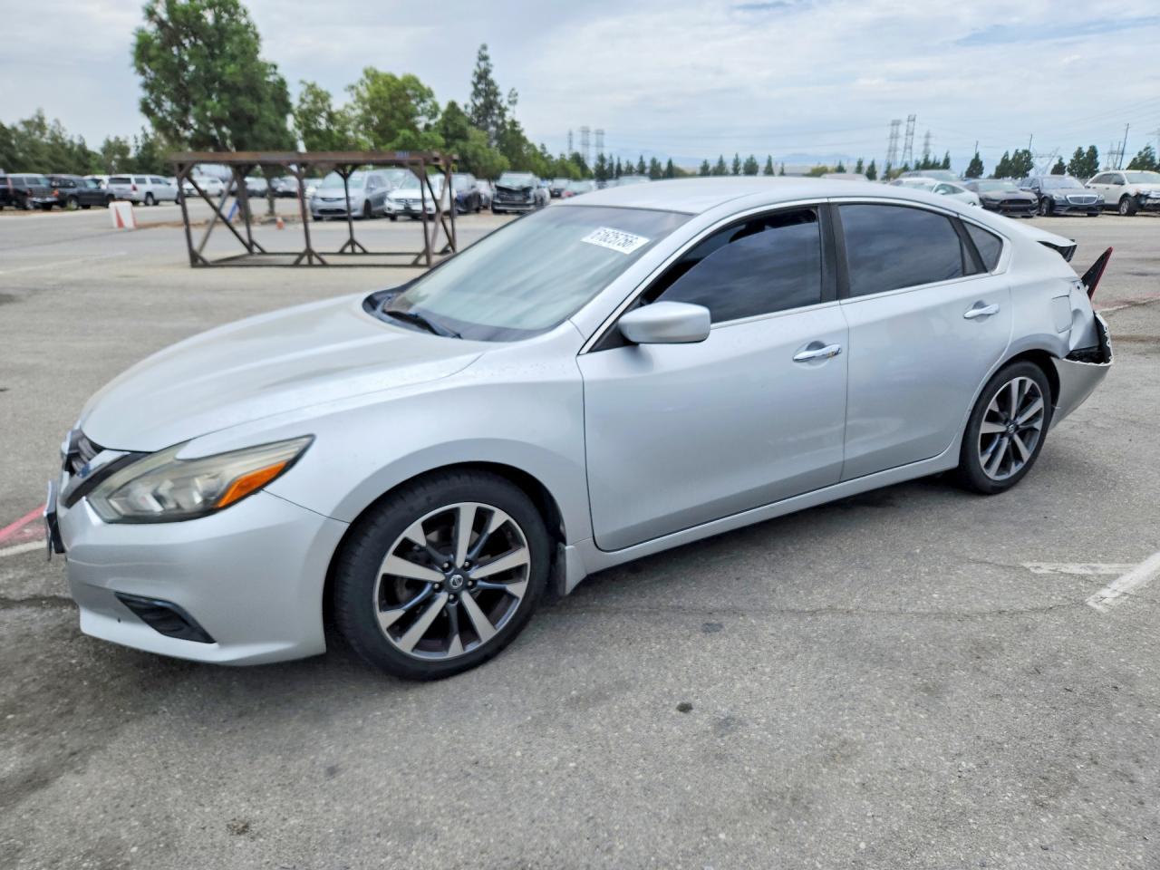 2017 Nissan Altima, 2.5 SR