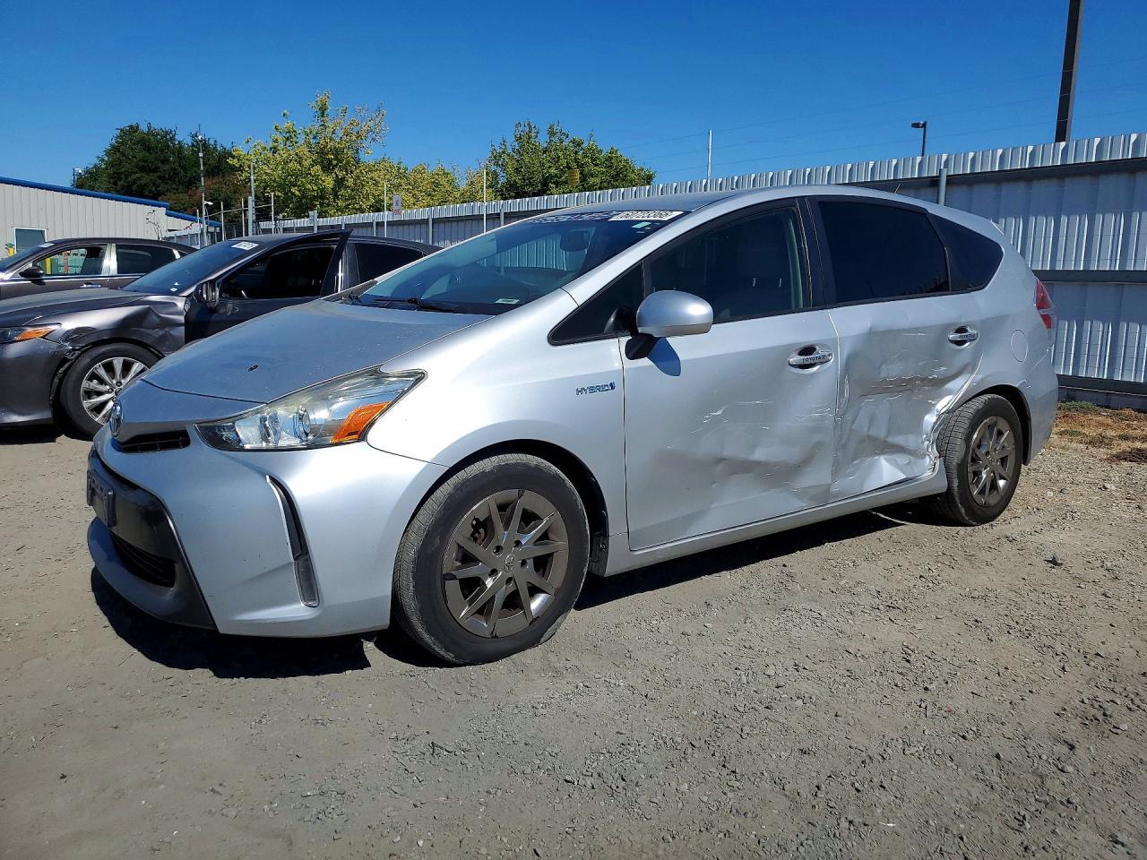 2015 Toyota Prius, Four
