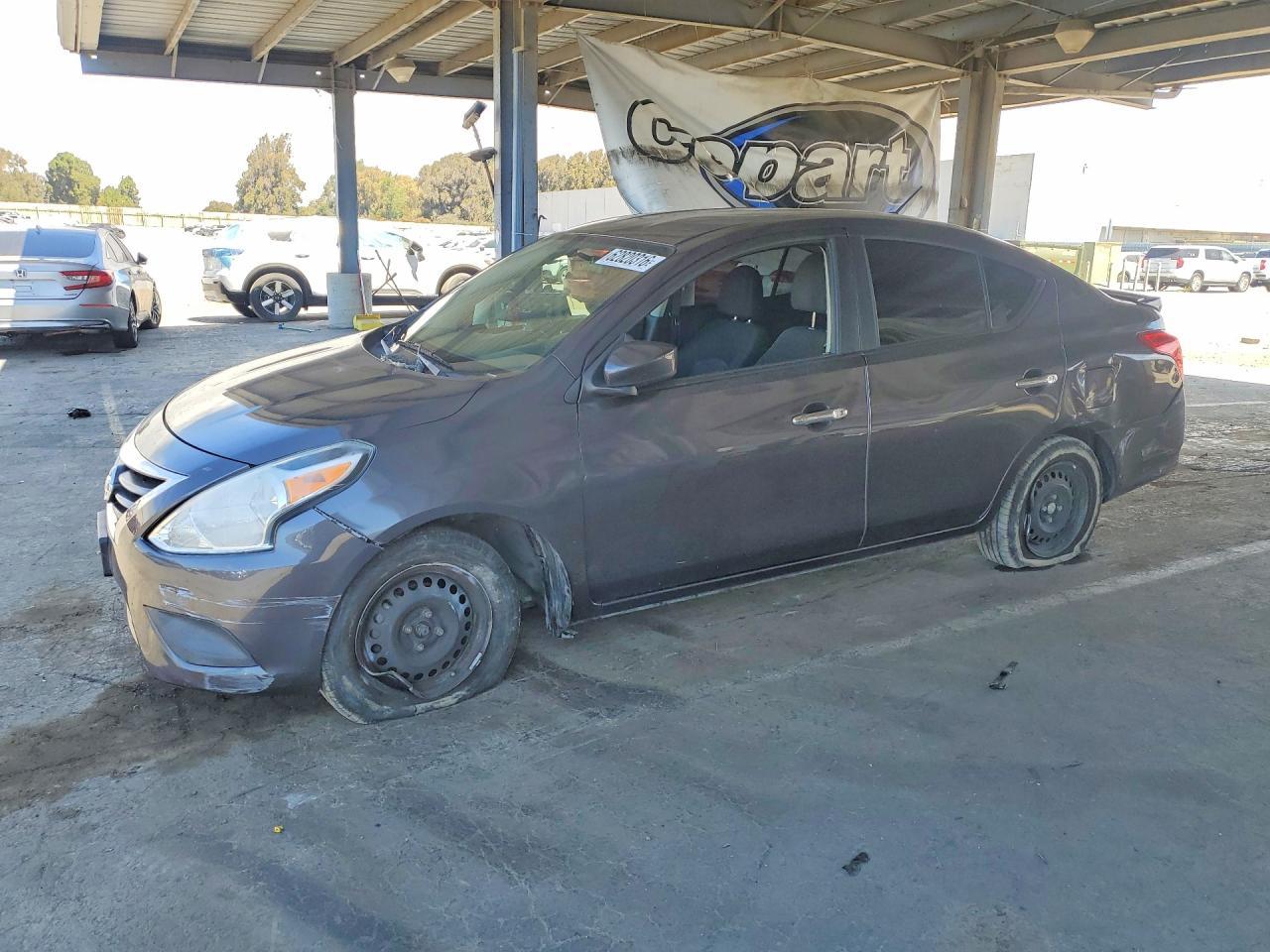 2015 Nissan Versa, 1.6 SV