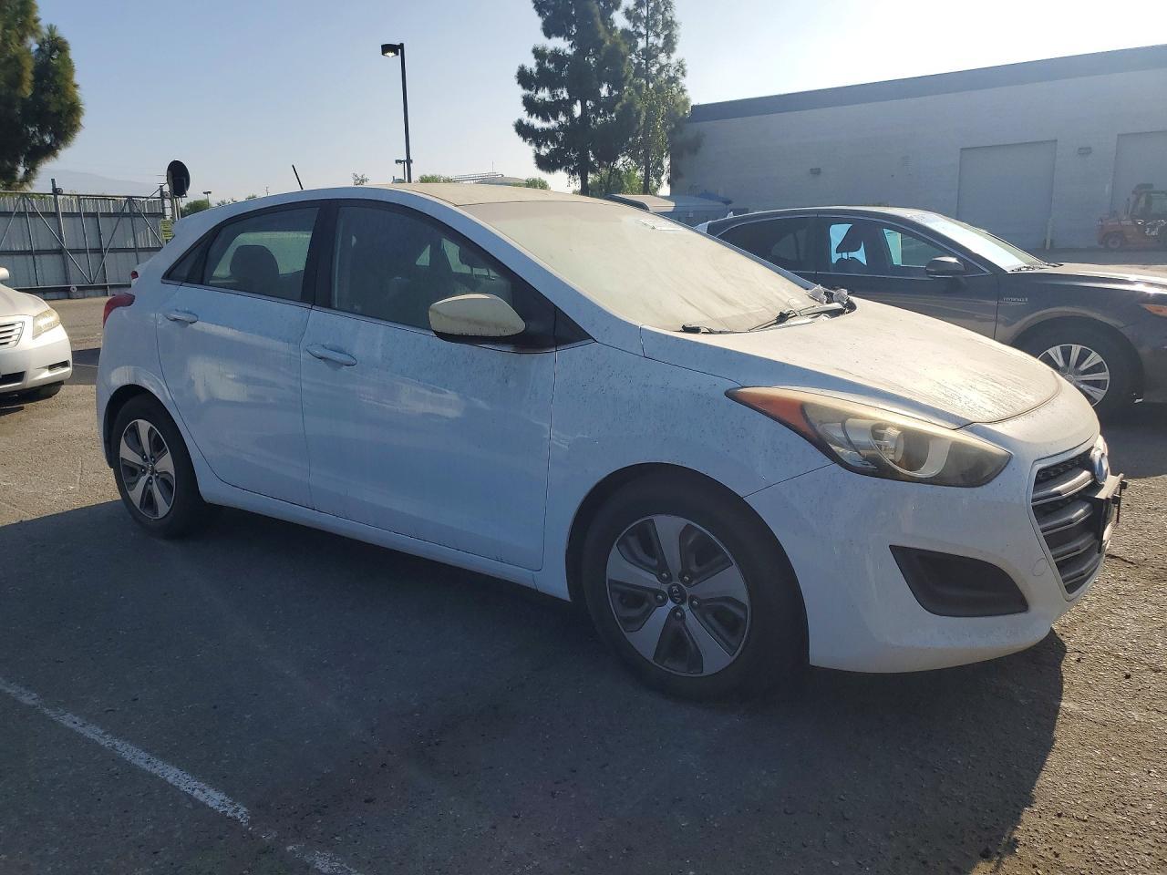 2017 Hyundai Elantra, Base