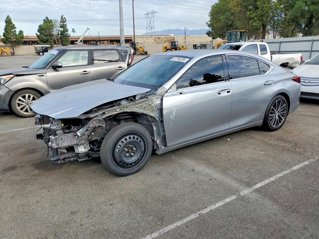 2023 Lexus ES, Base