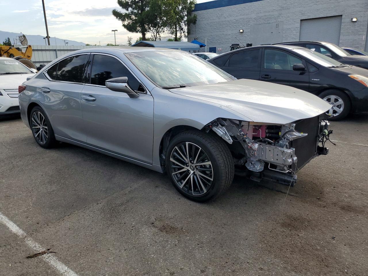 2023 Lexus ES, Base