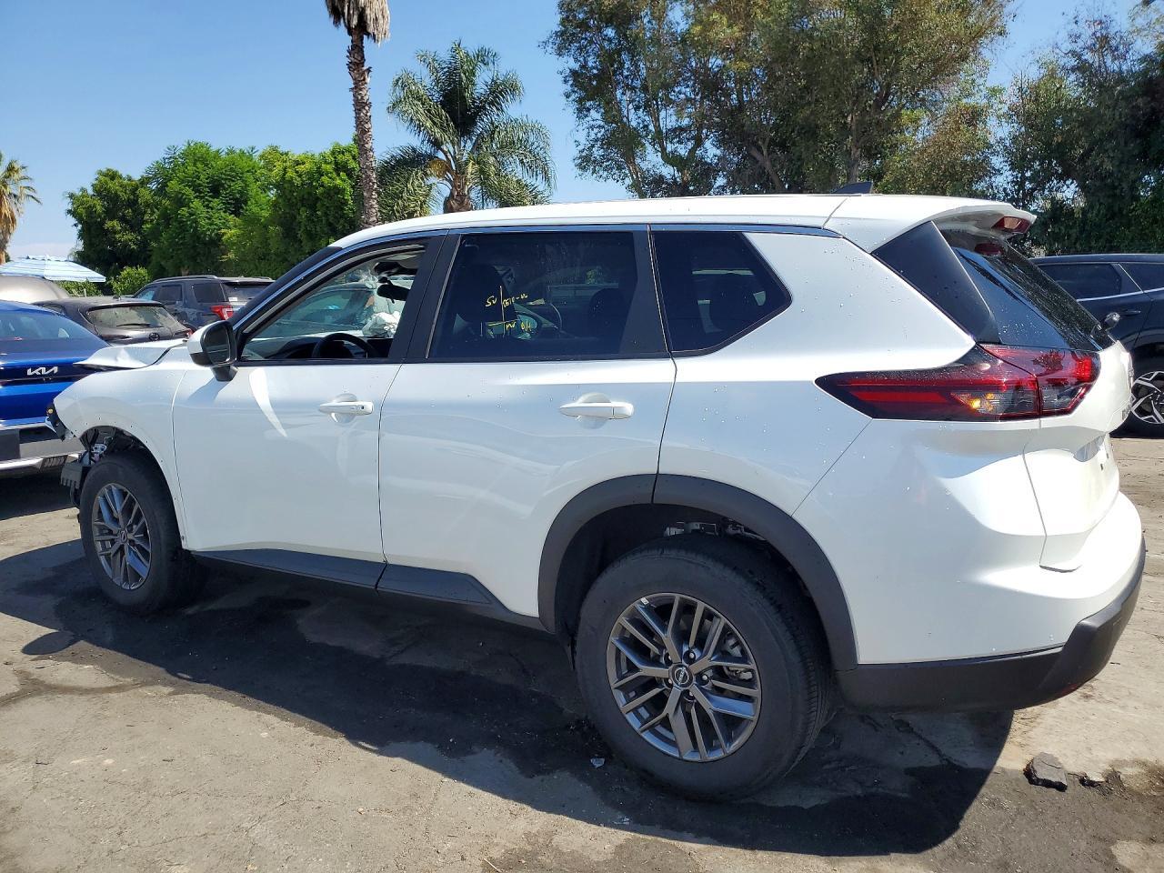 2026 Nissan Rogue, SV