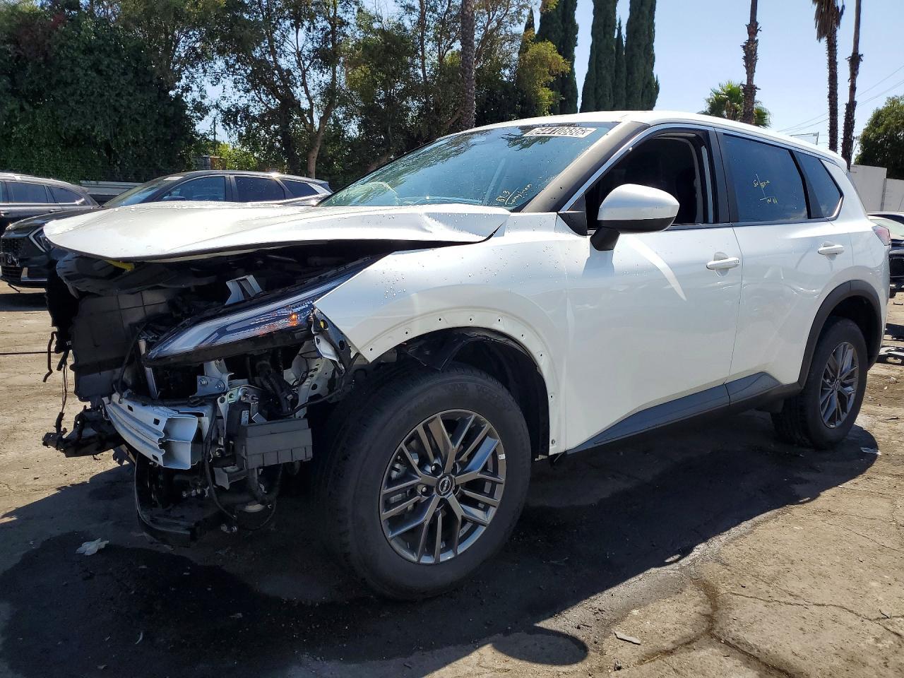2026 Nissan Rogue, SV