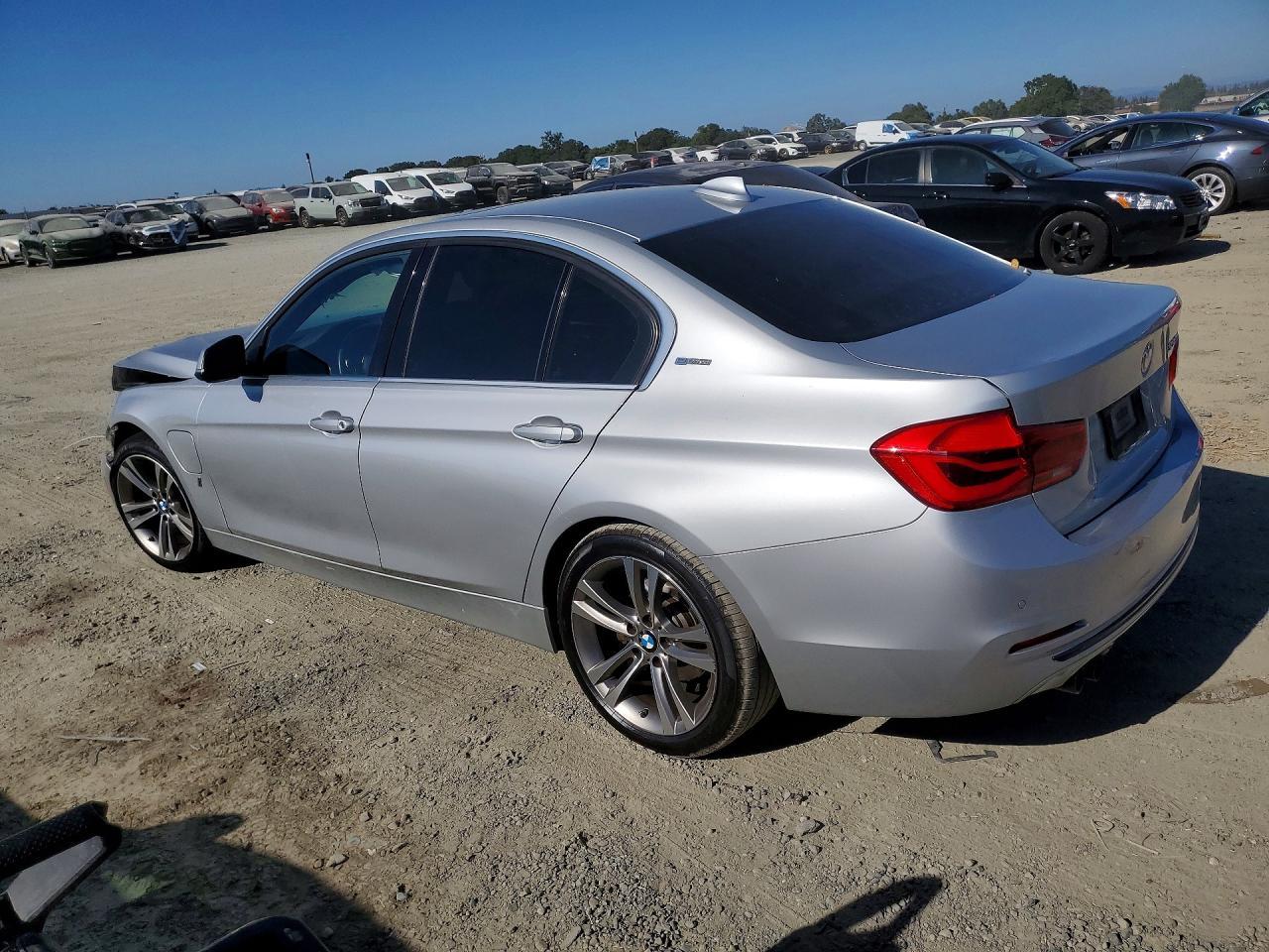 2017 BMW 3 Series, 330E