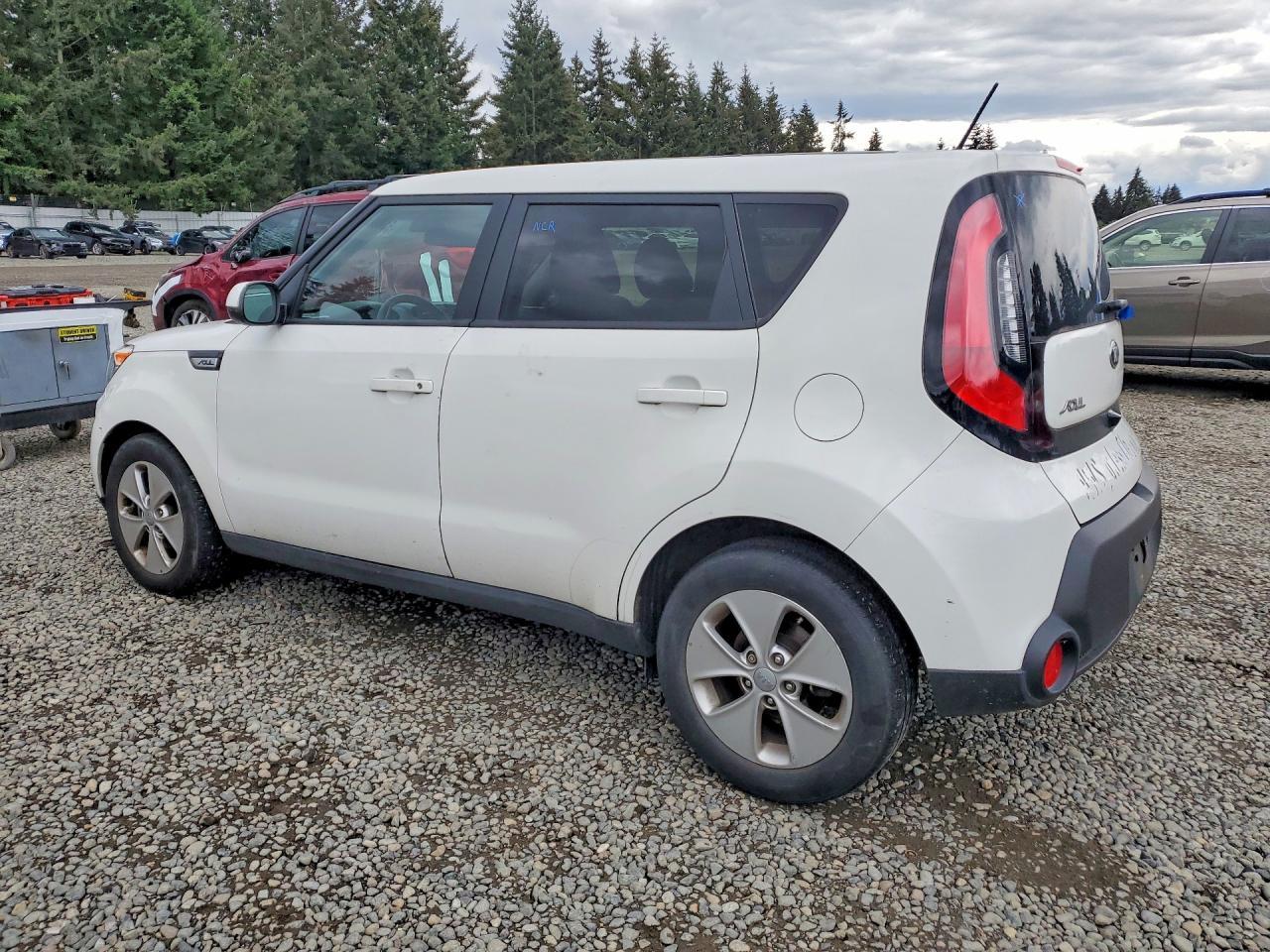 2016 KIA Soul, Base
