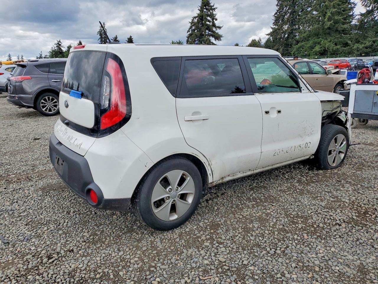 2016 KIA Soul, Base