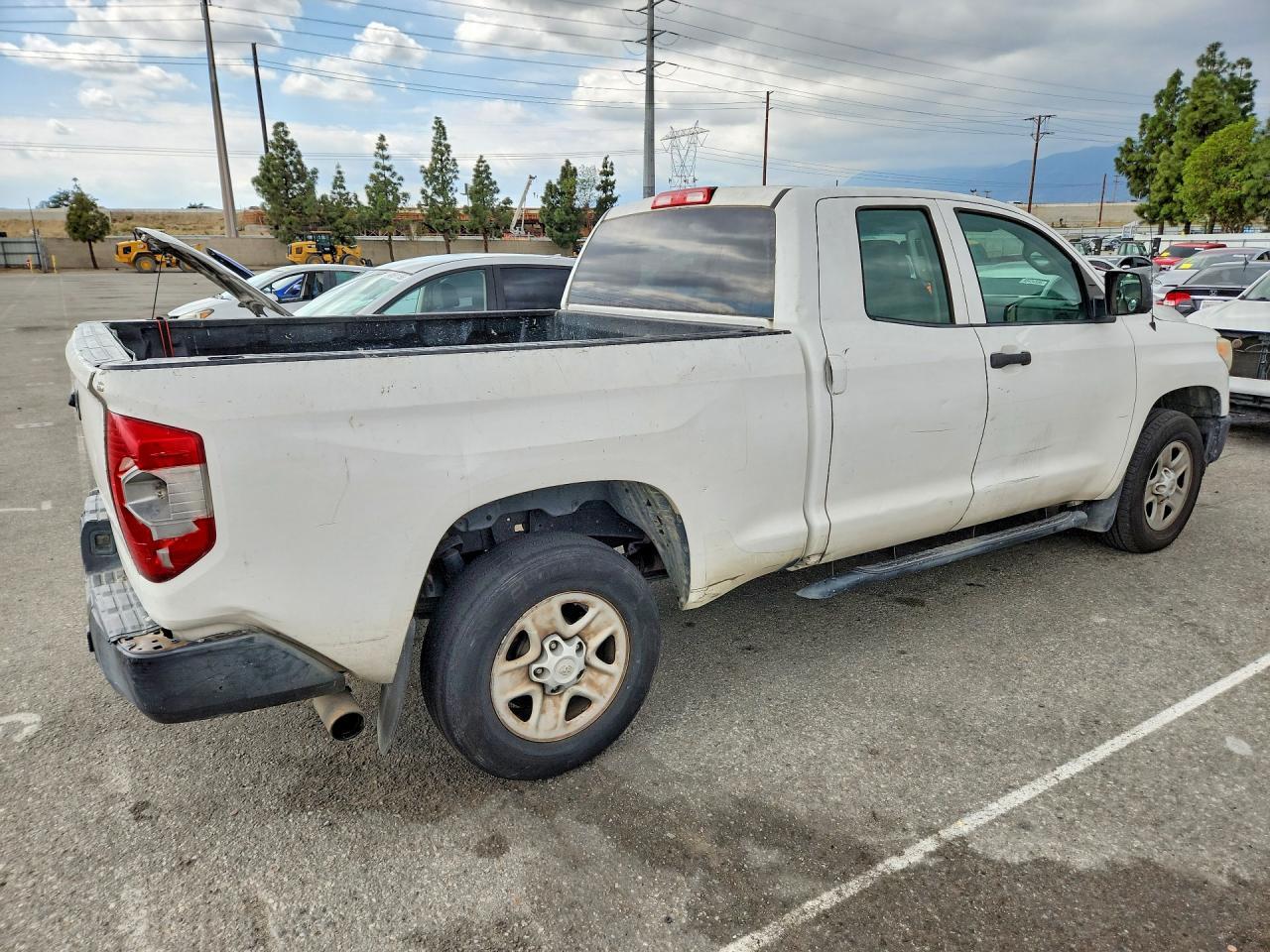 2015 Toyota Tundra, SR