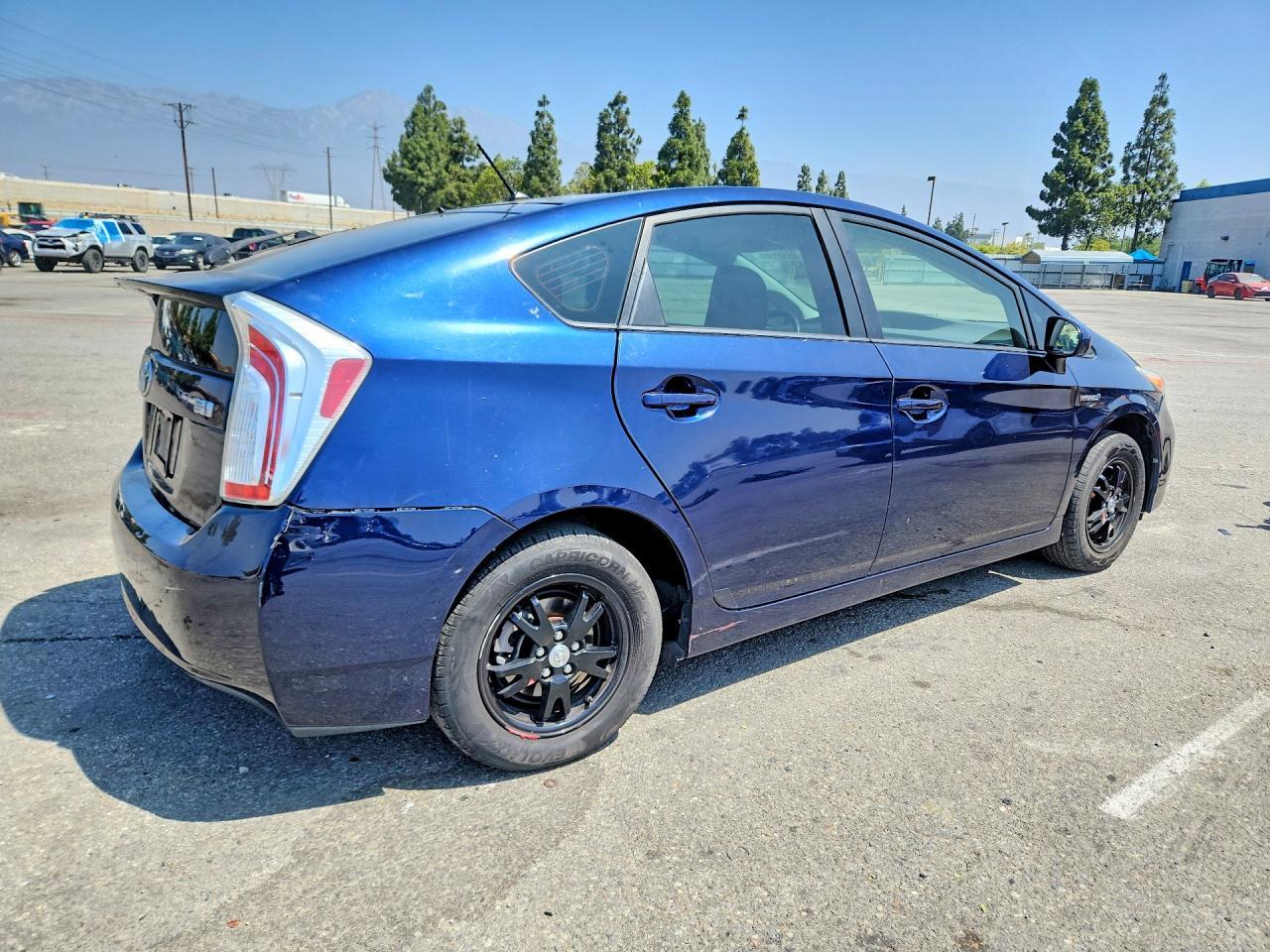 2015 Toyota Prius, Two