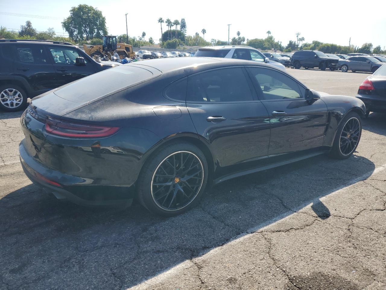 2020 Porsche Panamera, Base