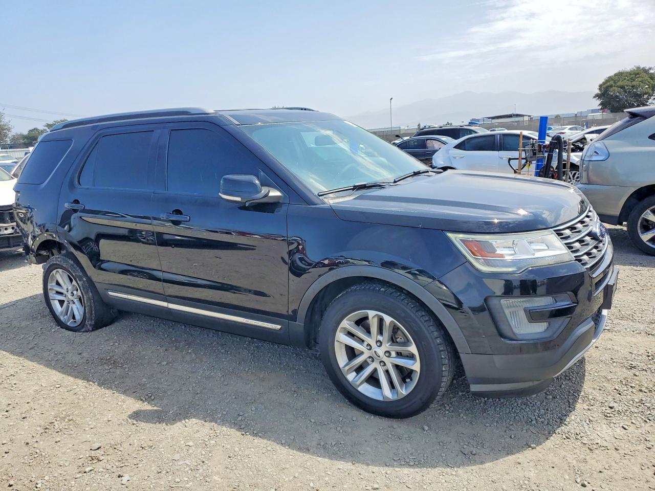2017 Ford Explorer, Xlt