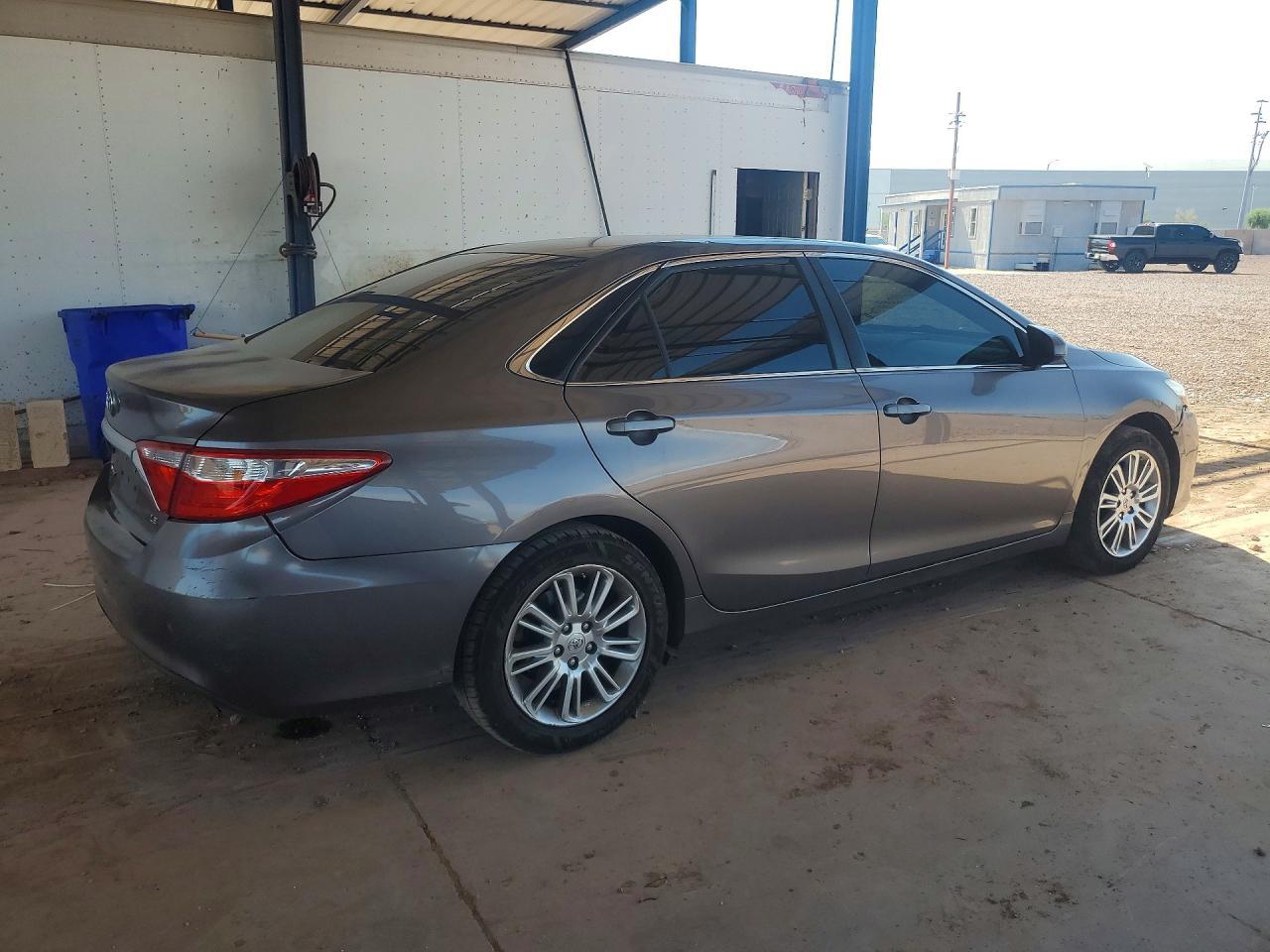 2015 Toyota Camry, LE