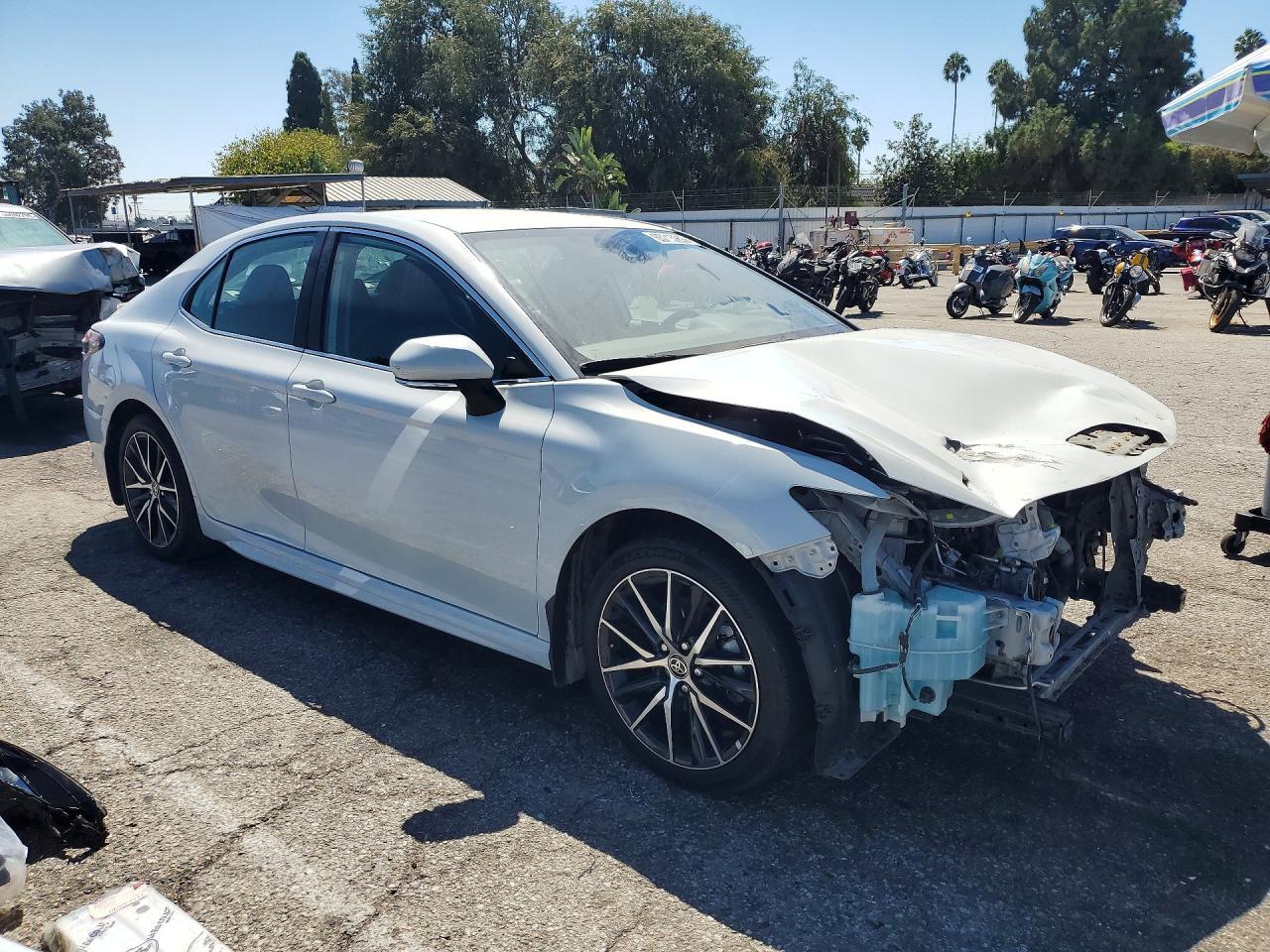 2023 Toyota Camry, SE