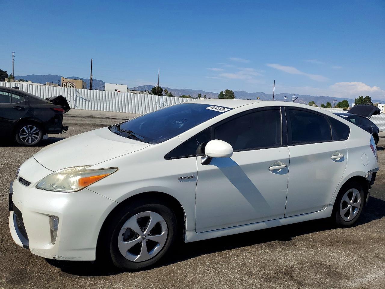 2015 Toyota Prius, Two