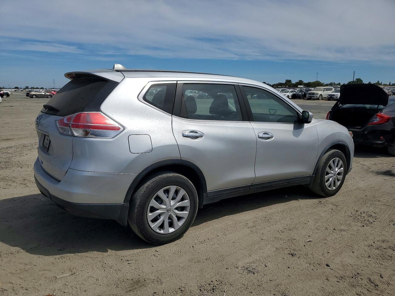 2015 Nissan Rogue, S