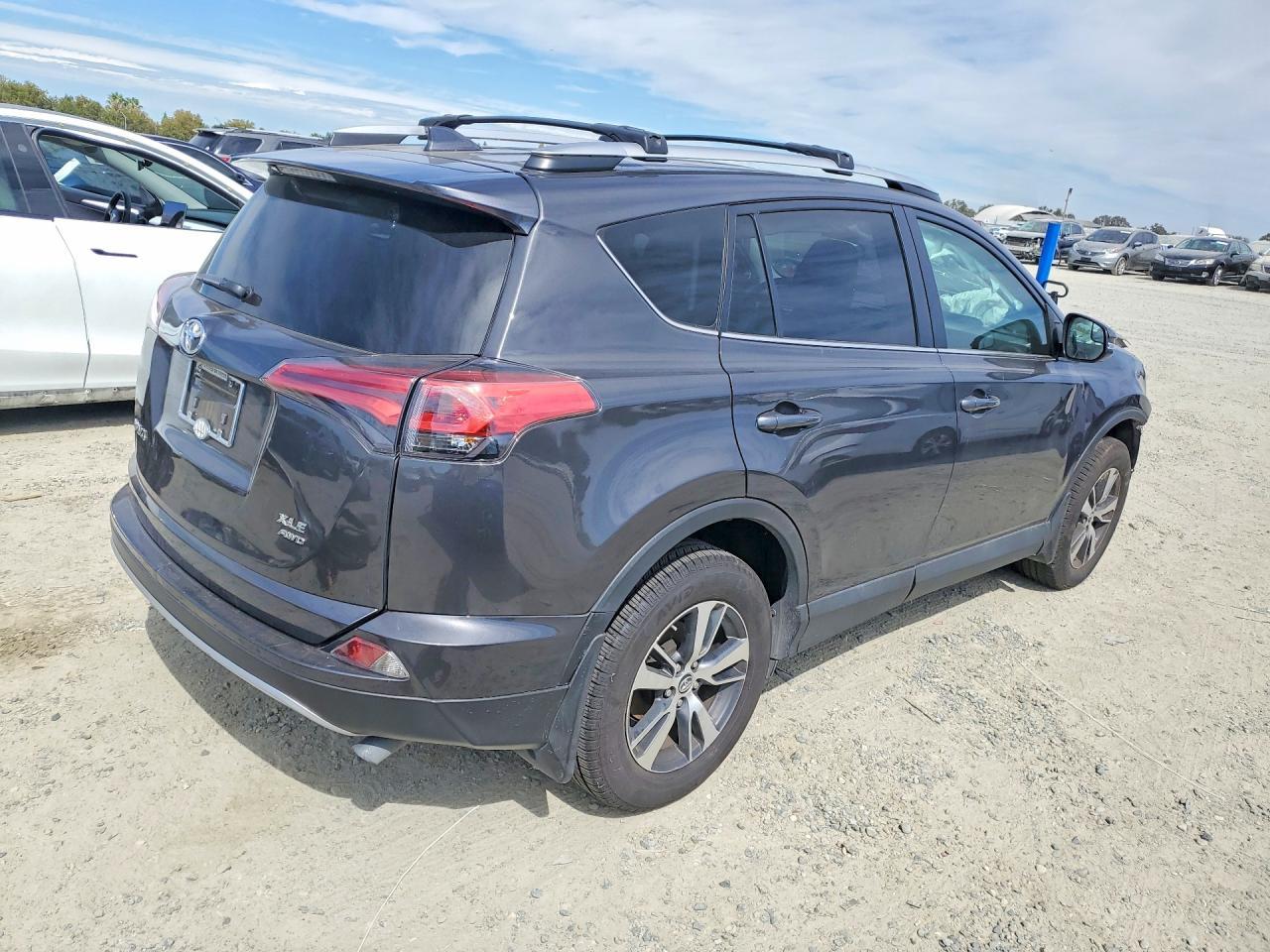2016 Toyota RAV4, Xle