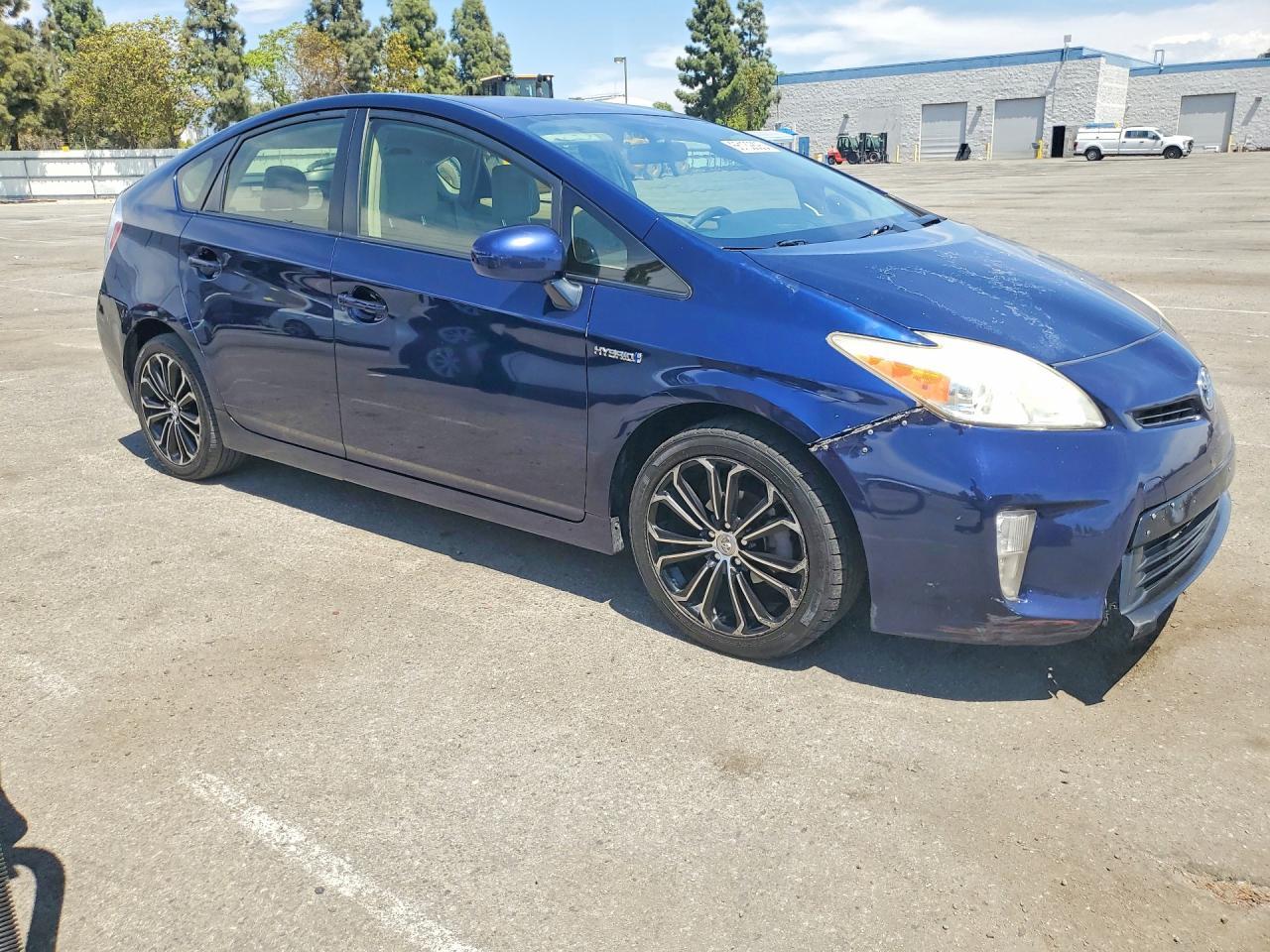 2015 Toyota Prius, Two