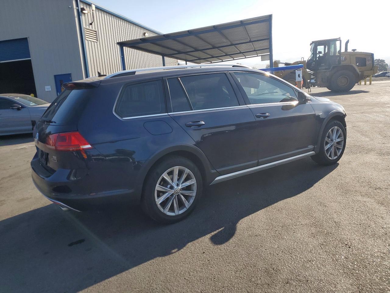 2017 Volkswagen Golf, S