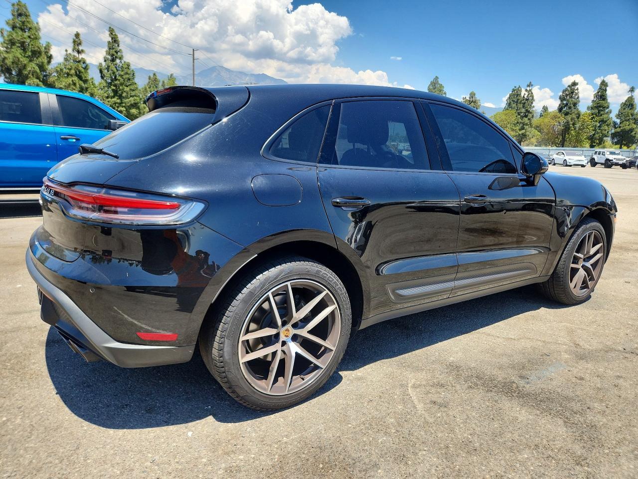 2023 Porsche Macan, Base/T