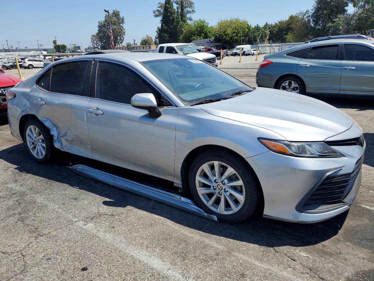 2021 Toyota Camry, LE