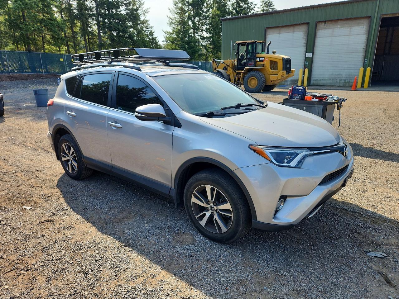 2016 Toyota RAV4, Xle