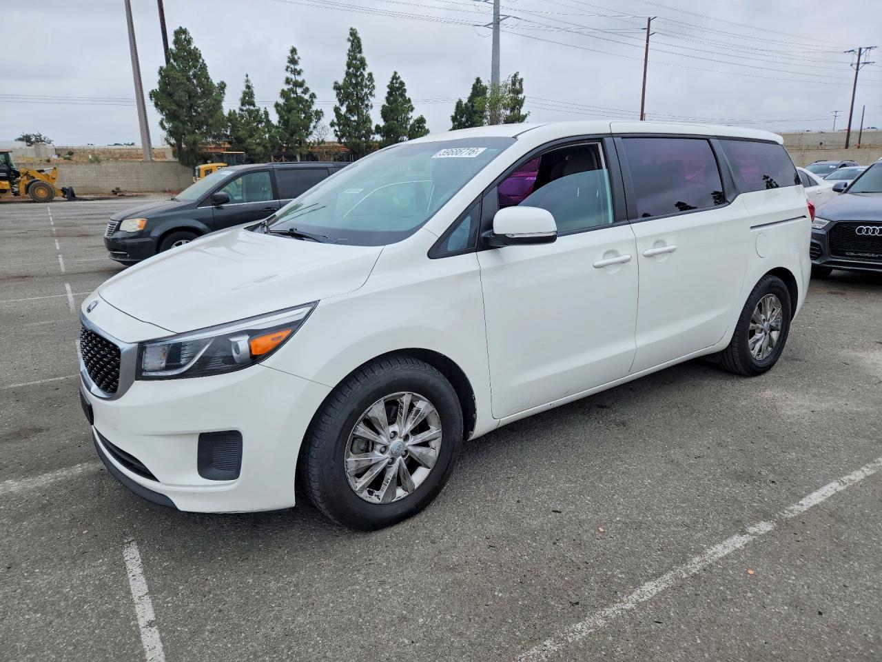 2016 KIA Sedona, L