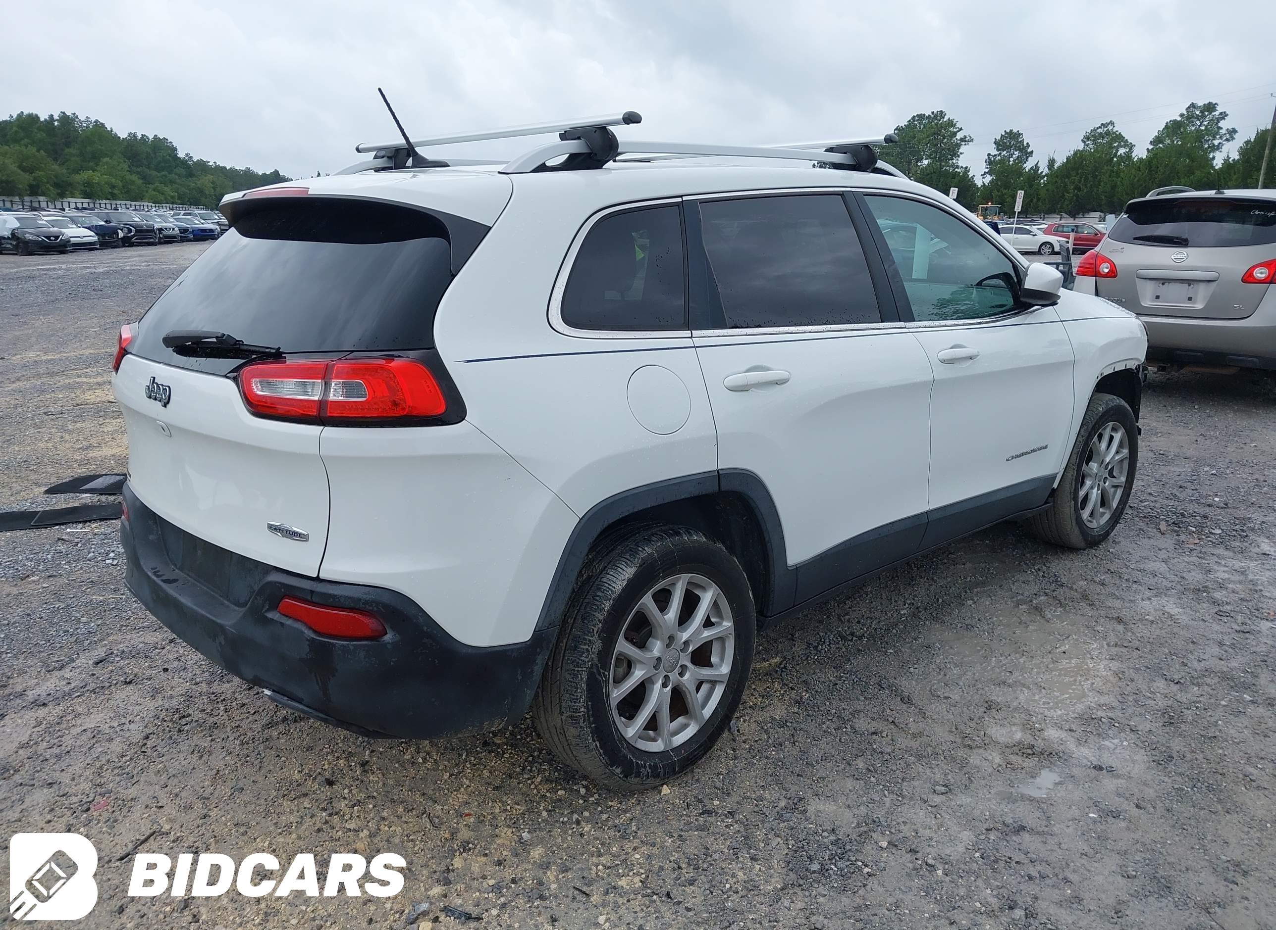 2015 Jeep Cherokee, Latitude