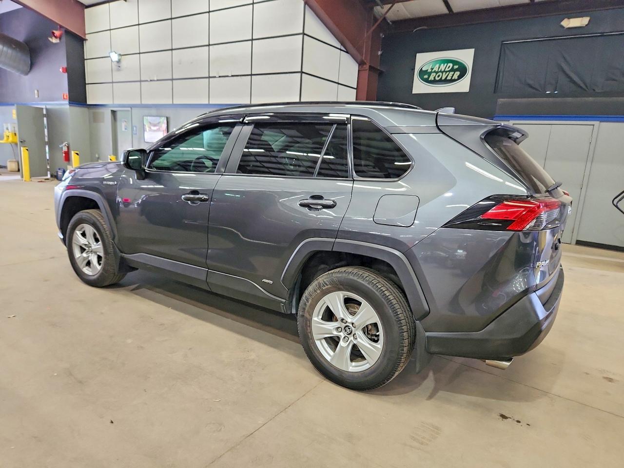 2021 Toyota RAV4, LE