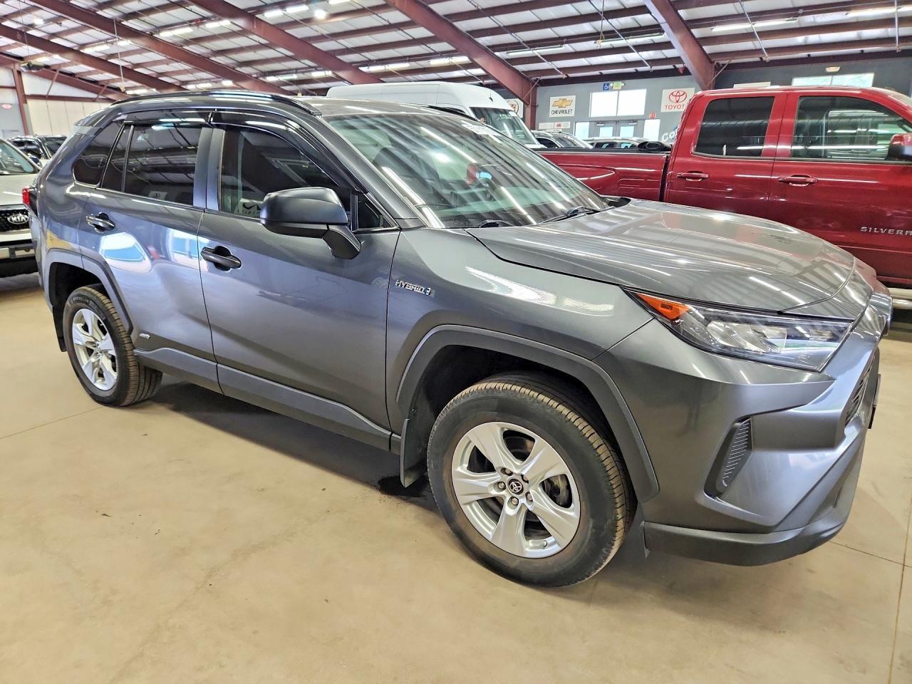 2021 Toyota RAV4, LE