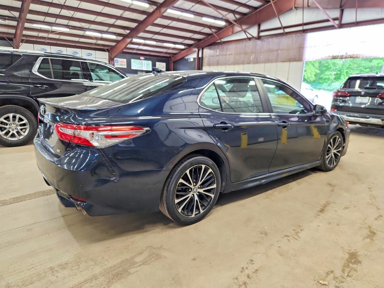 2020 Toyota Camry, SE