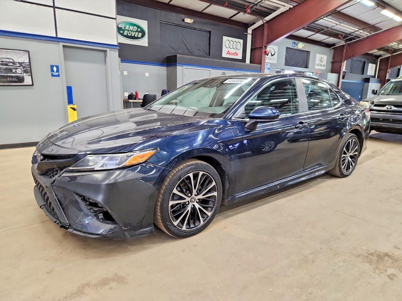 2020 Toyota Camry, SE