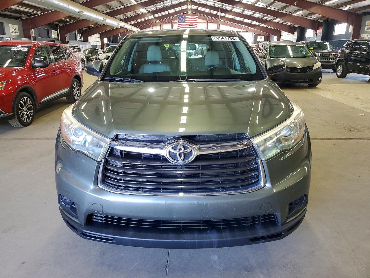 2016 Toyota Highlander, LE