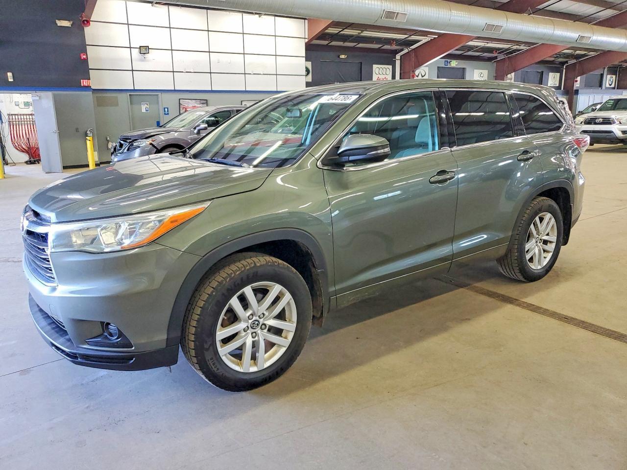2016 Toyota Highlander, LE