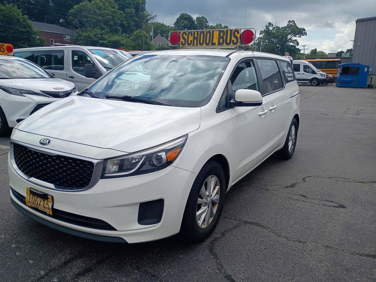 2017 KIA Sedona, L