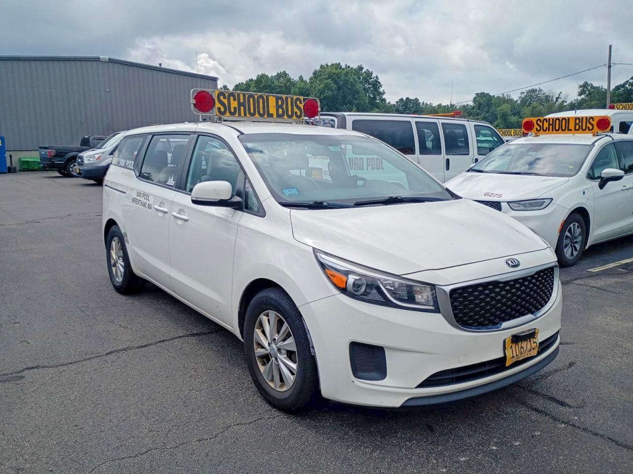 2017 KIA Sedona, L