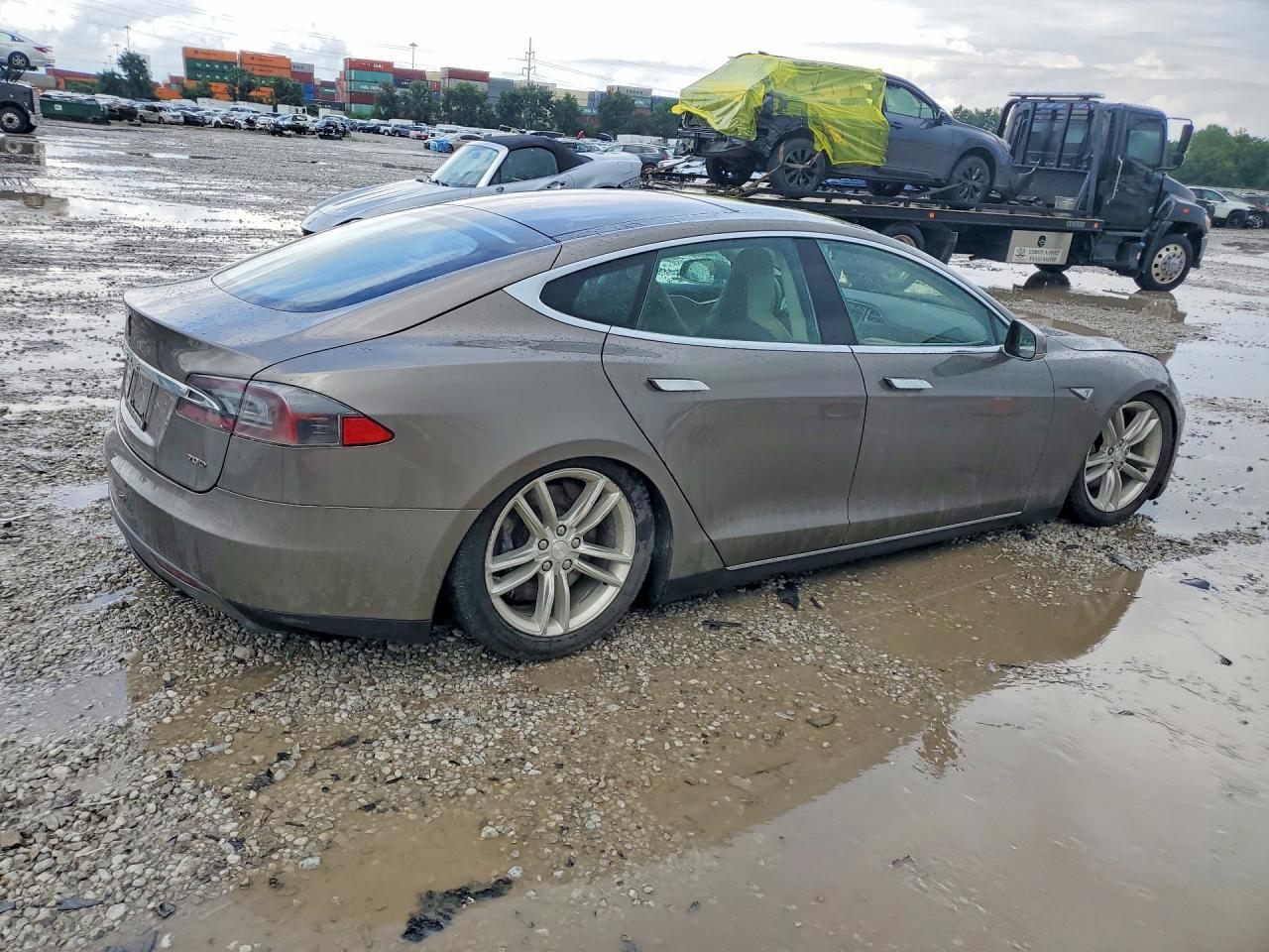 2015 Tesla MODEL S