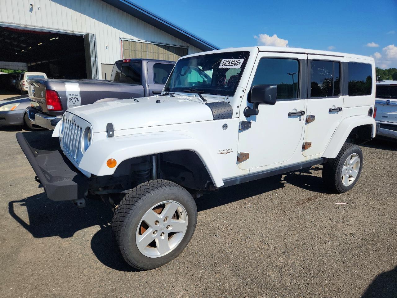 2016 Jeep Wrangler, Sahara