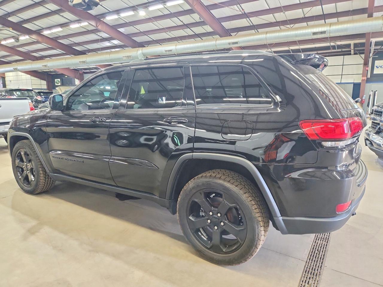 2019 Jeep Grand Cherokee, Laredo