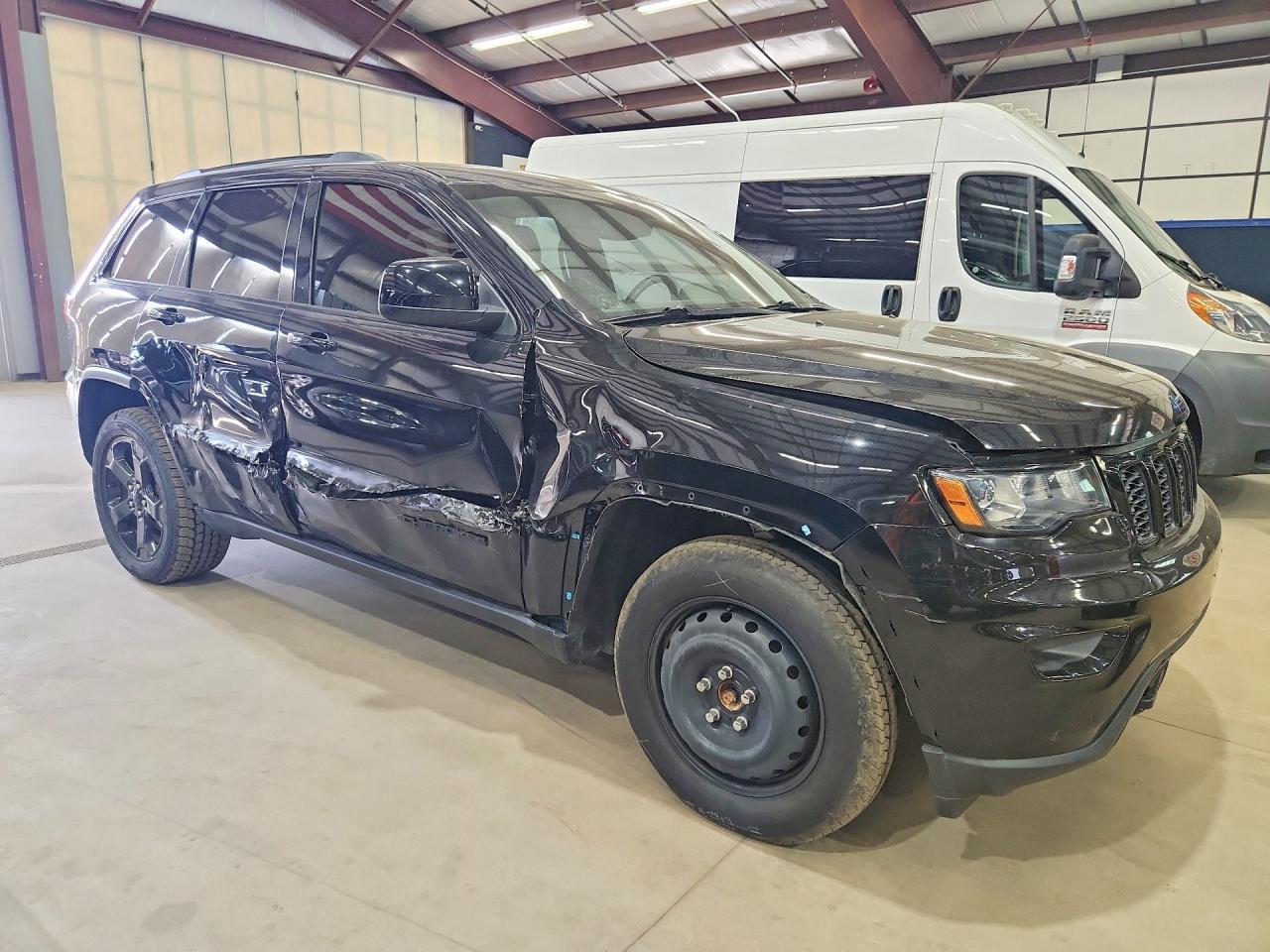 2019 Jeep Grand Cherokee, Laredo