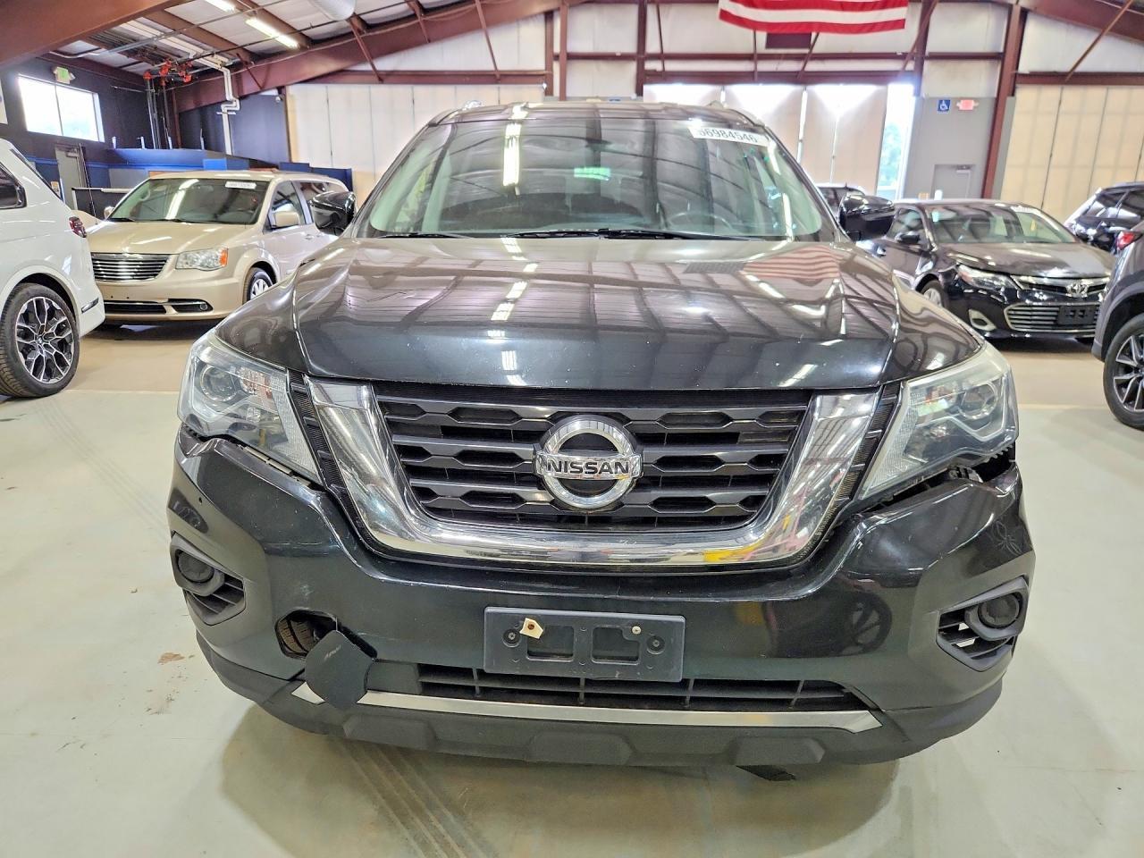 2017 Nissan Pathfinder, S