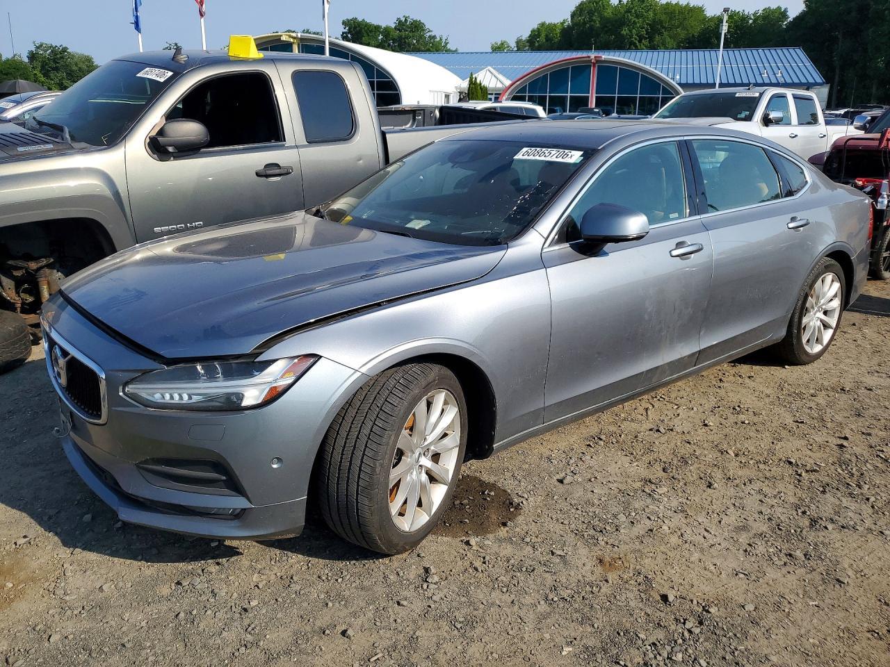 2018 Volvo S90, T6 Momentum
