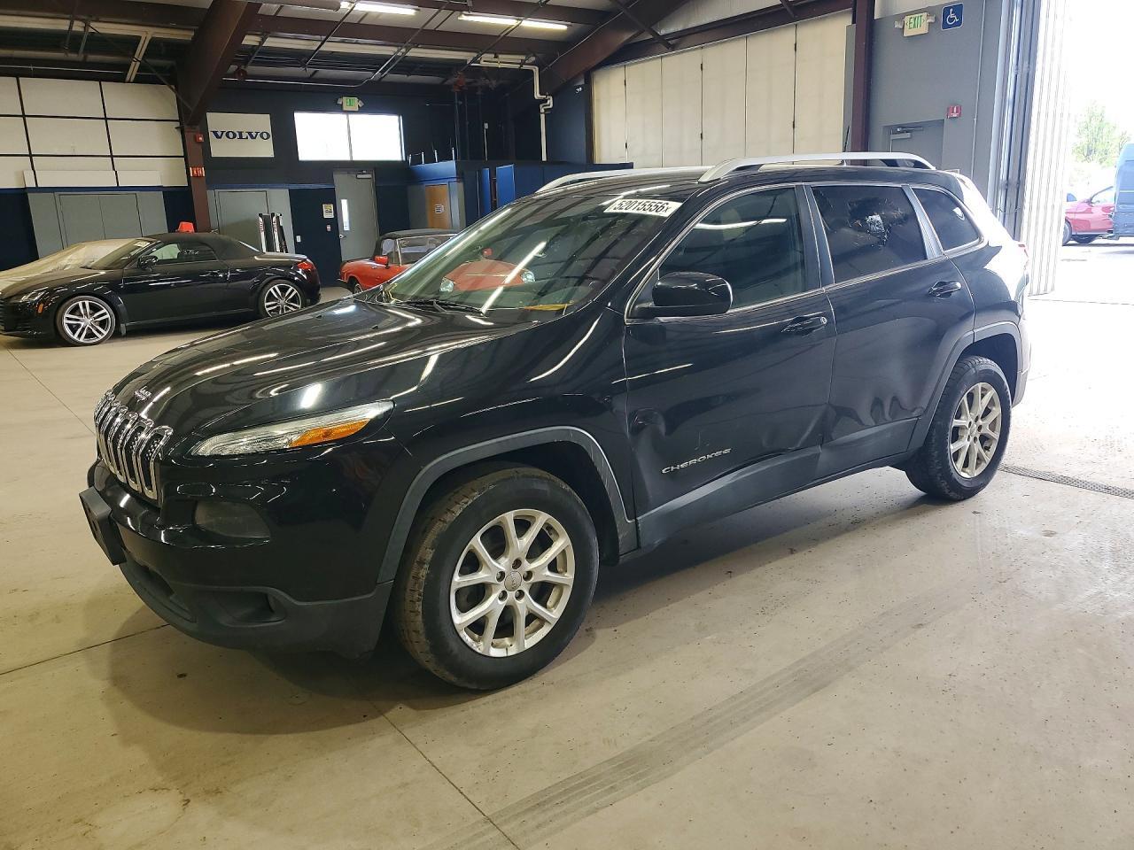 2015 Jeep Cherokee, Latitude