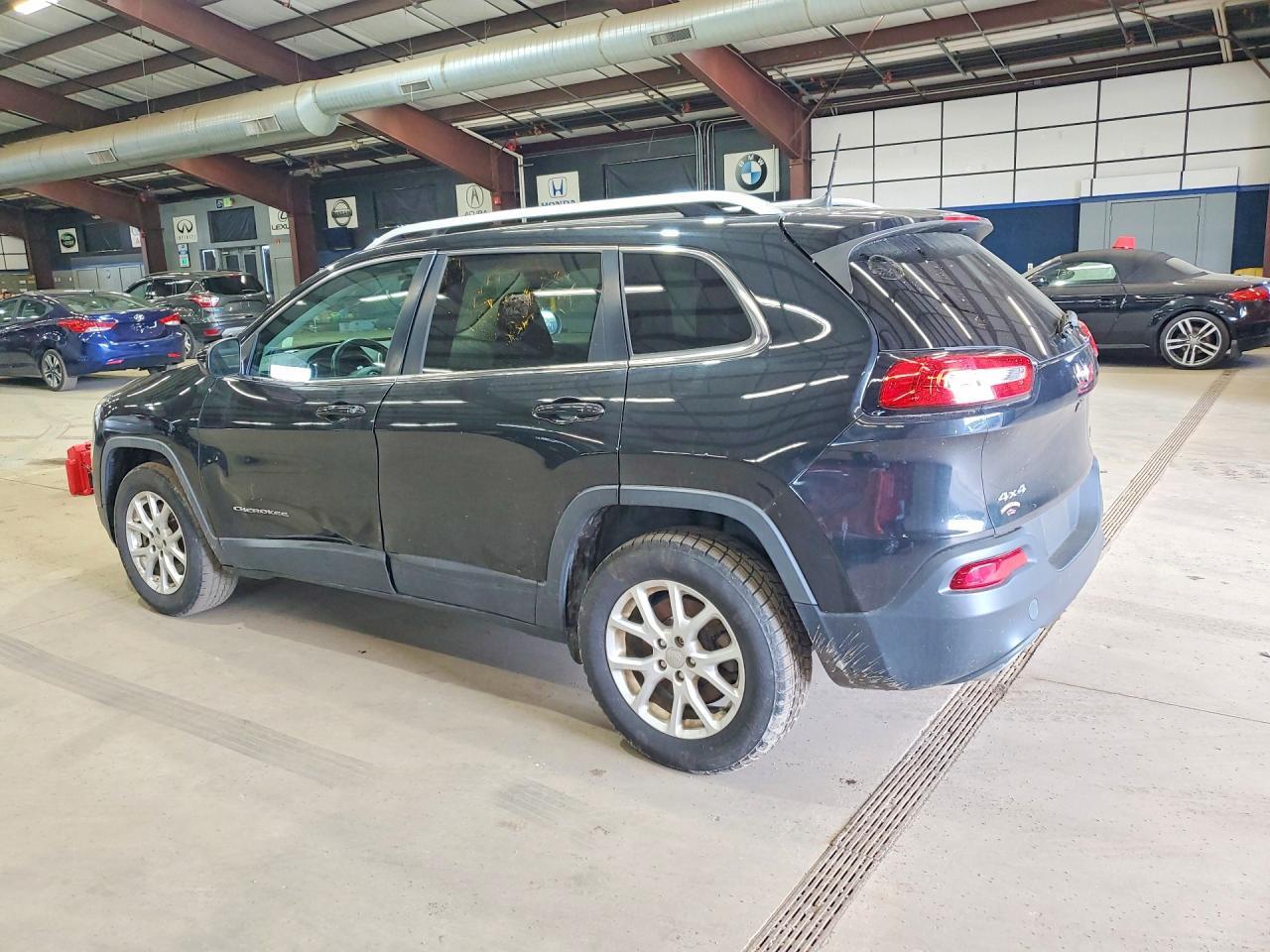 2015 Jeep Cherokee, Latitude