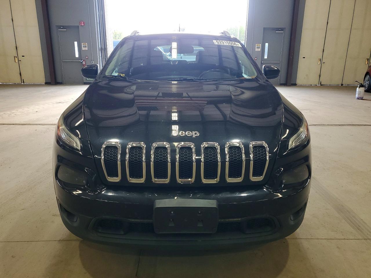 2015 Jeep Cherokee, Latitude