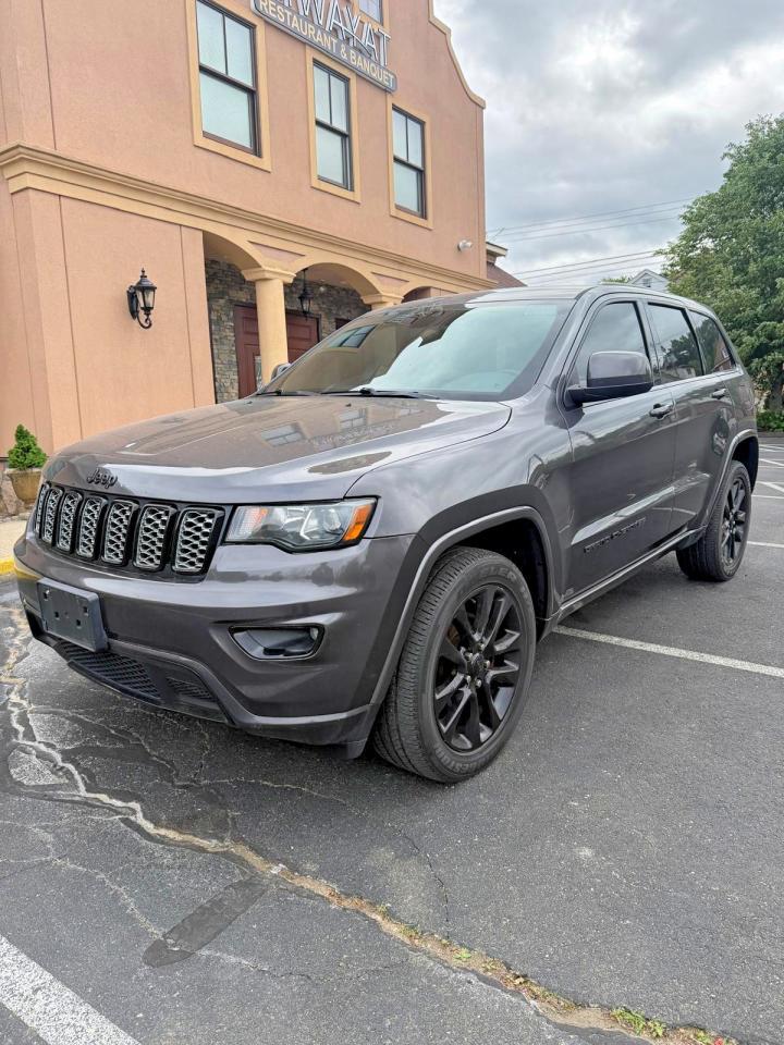 2018 Jeep Grand Cherokee, Laredo