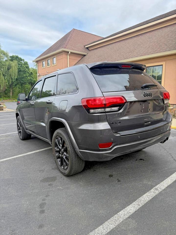 2018 Jeep Grand Cherokee, Laredo