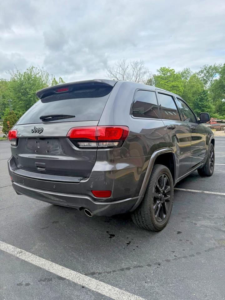 2018 Jeep Grand Cherokee, Laredo