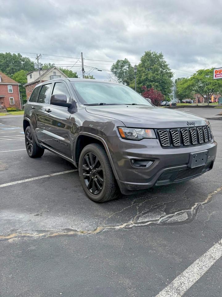 2018 Jeep Grand Cherokee, Laredo
