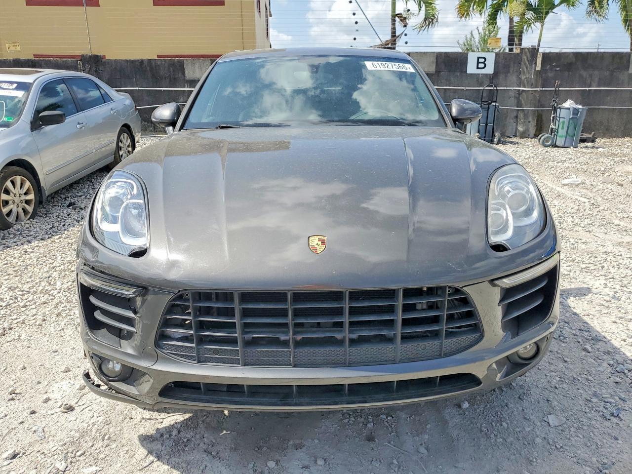 2016 Porsche Macan, S